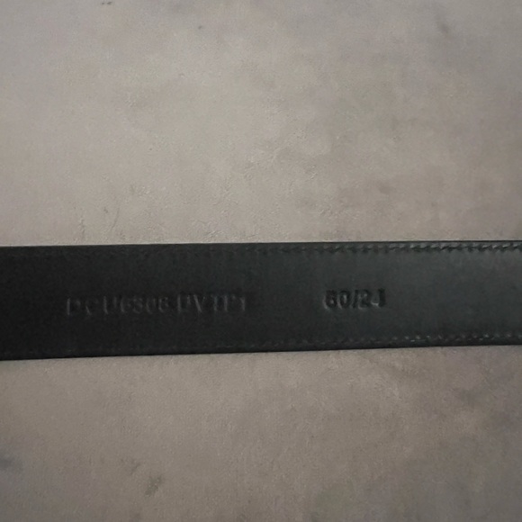 Black leather Versace belt with a gold Medusa buckle. - Picture 2 of 2